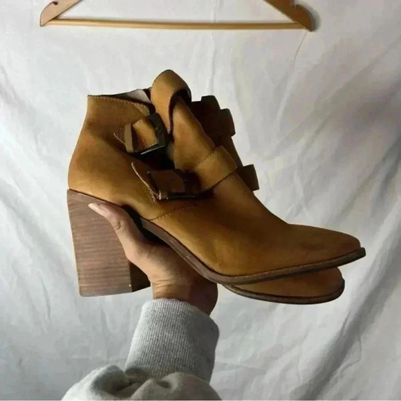 Steve Madden Trevur size 11 booties brown - Picture 2 of 8